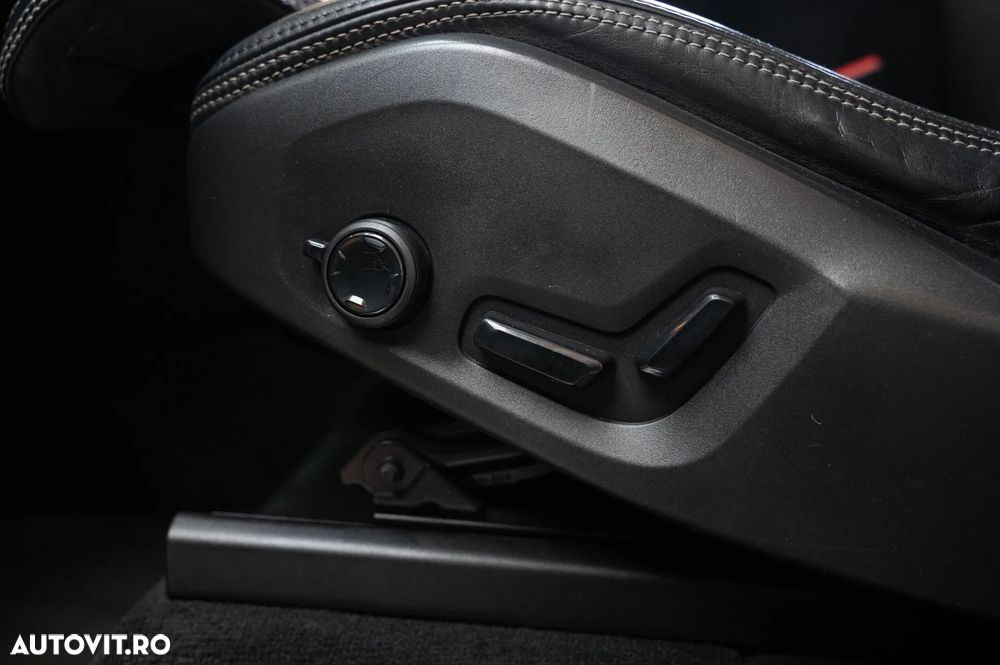 Volvo XC 90 D5 AWD Geartronic Inscription - 28