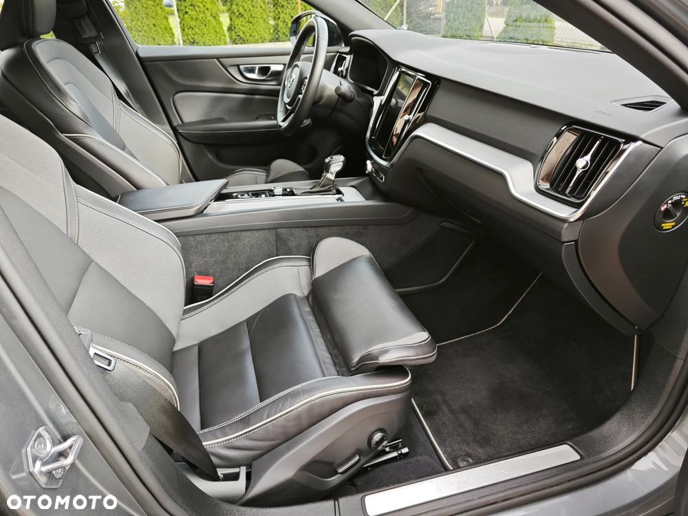 Volvo S60 T4 R-Design - 17