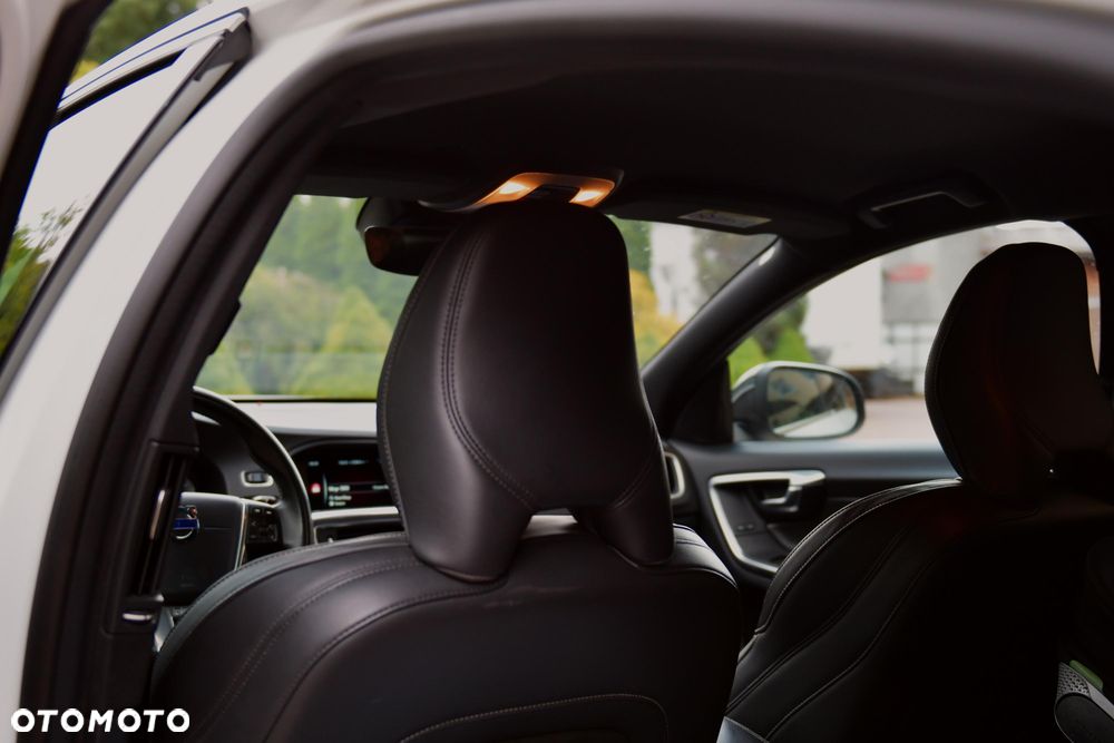 Volvo S60 D3 Drive-E R-Design Momentum - 31