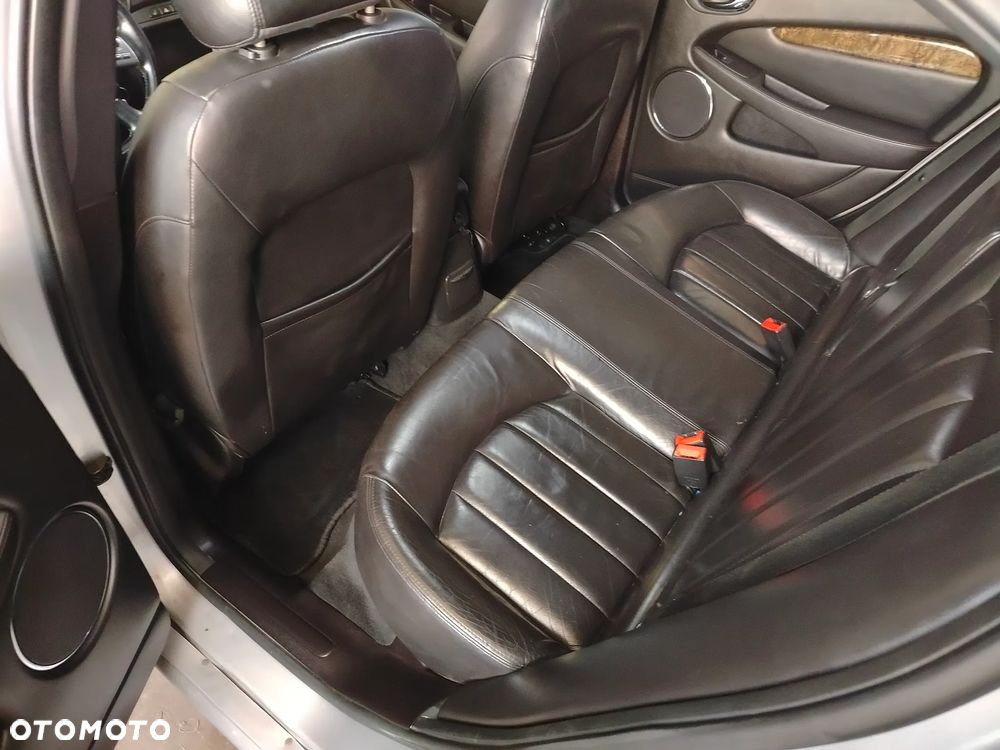 Jaguar X-Type 3.0 High - 17