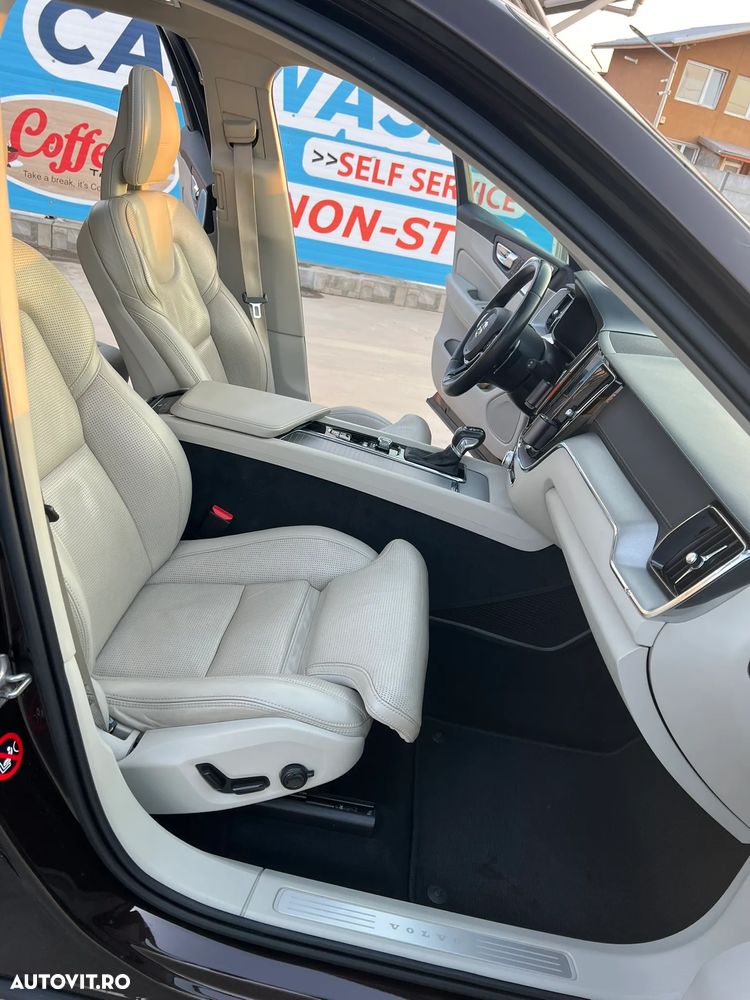 Volvo XC 60 D5 AWD Geartronic Inscription - 12