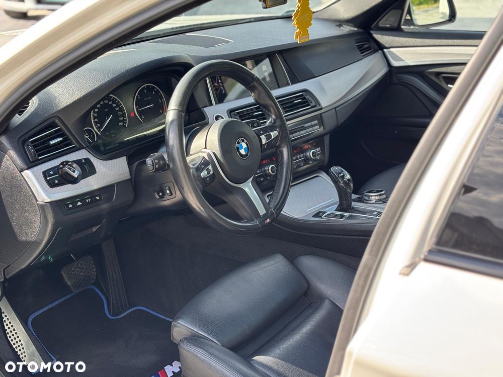 BMW Seria 5 520d M Sport - 16