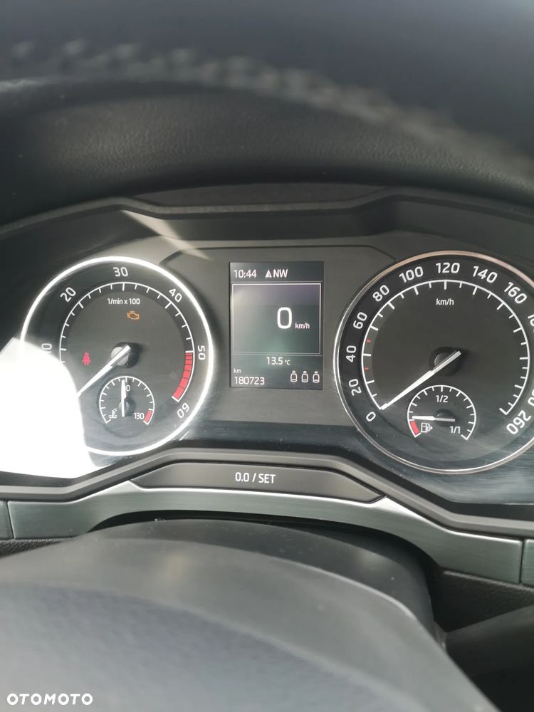 Skoda Superb 2.0 TDI Premium Edition - 19