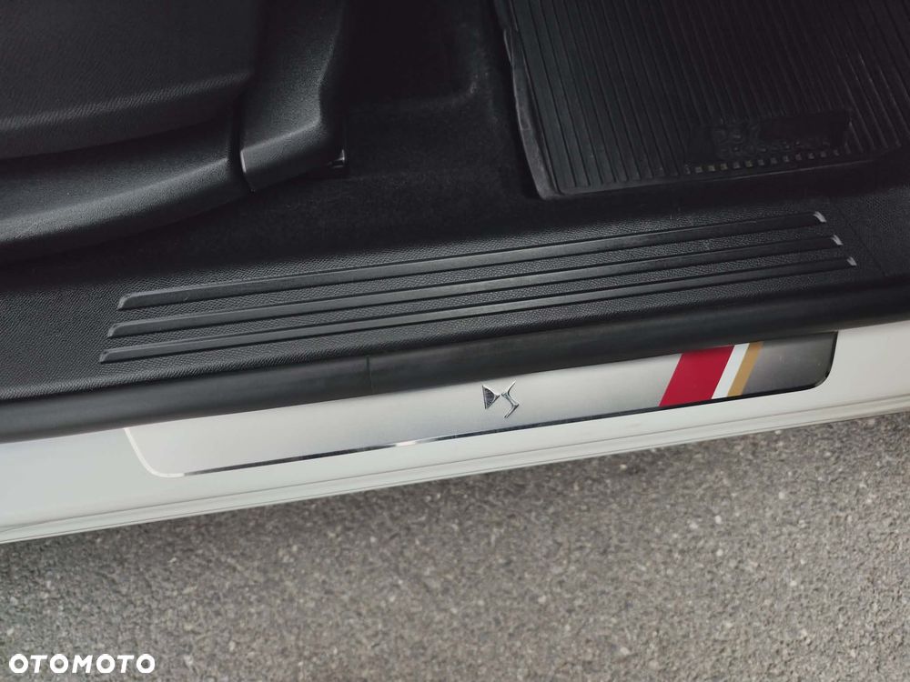 DS Automobiles DS 7 Crossback 2.0 BlueHDi Performance Line + - 24