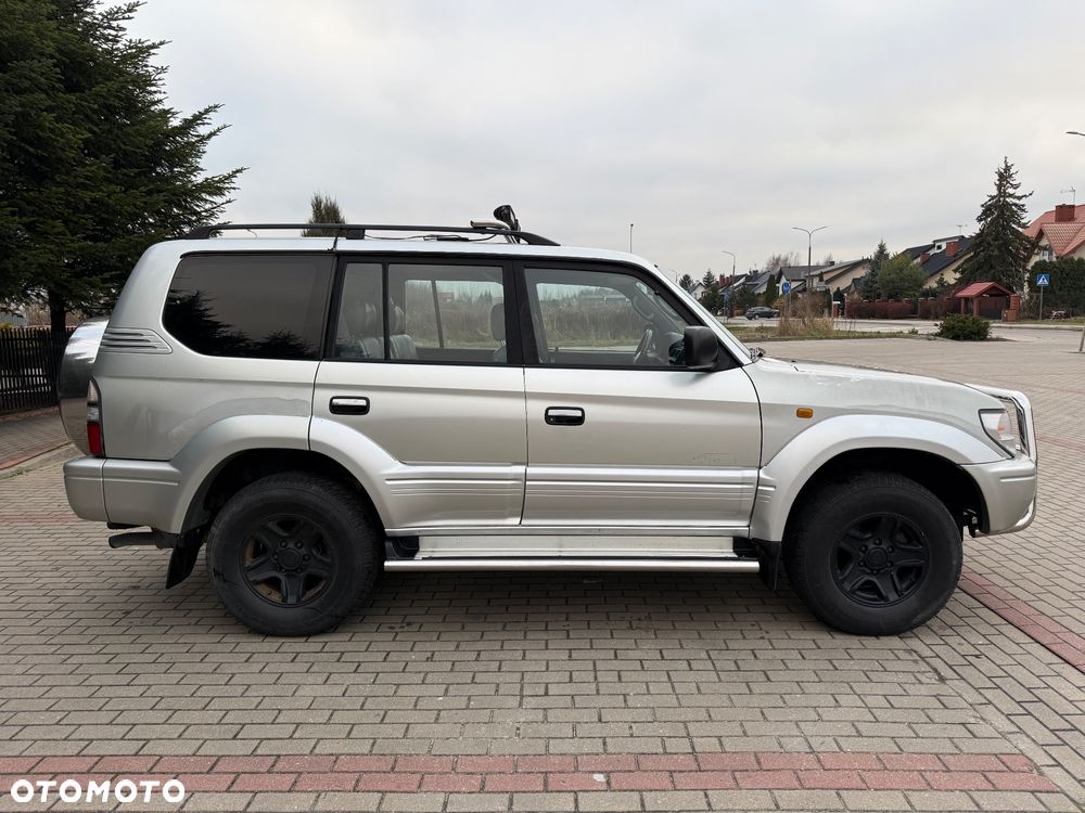 Toyota Land Cruiser - 2