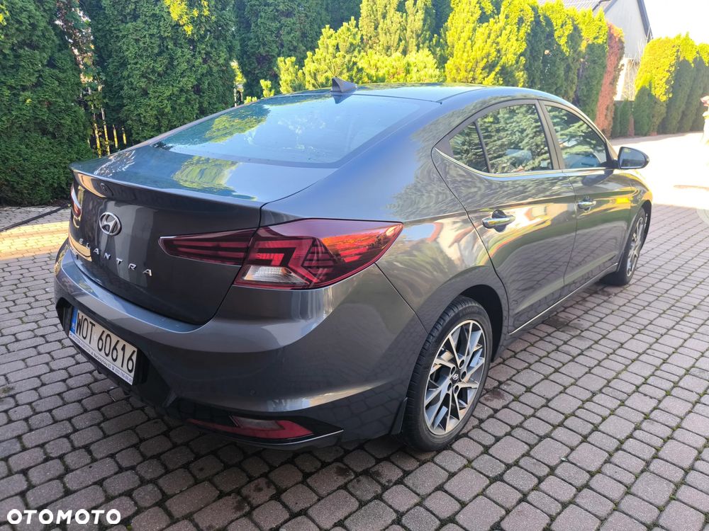 Hyundai Elantra - 7