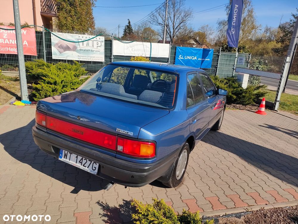 Mazda 323 - 2