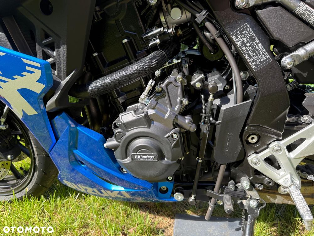 Suzuki GSX-R - 9