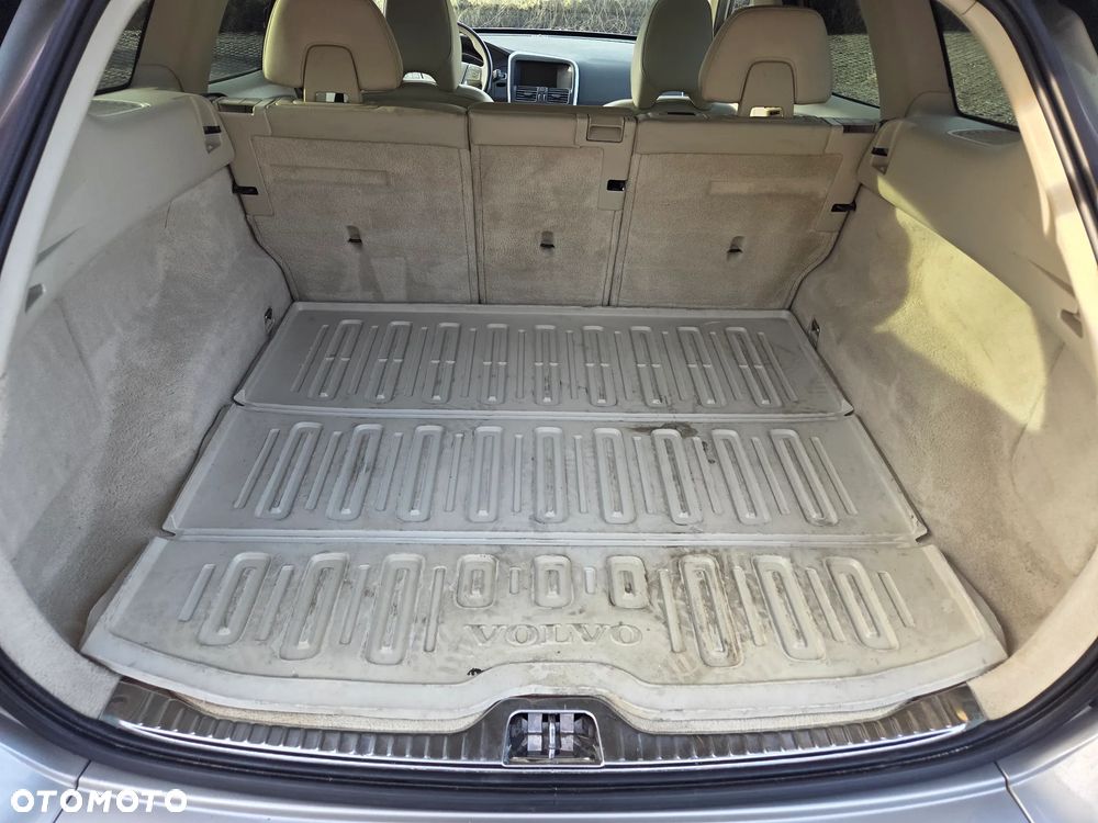 Volvo XC 60 T5 AWD Momentum - 17