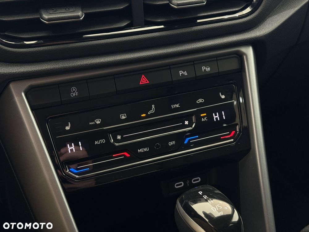 Volkswagen T-Roc - 23