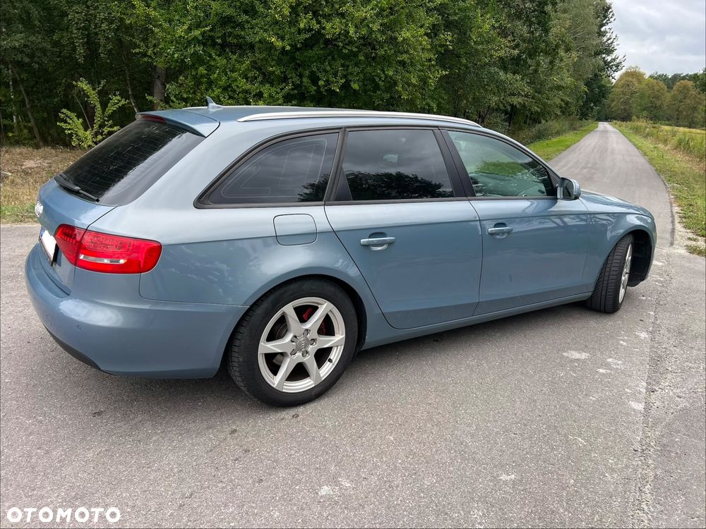 Audi A4 Avant - 4