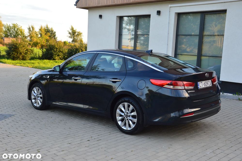 Kia Optima 2.0 L - 14