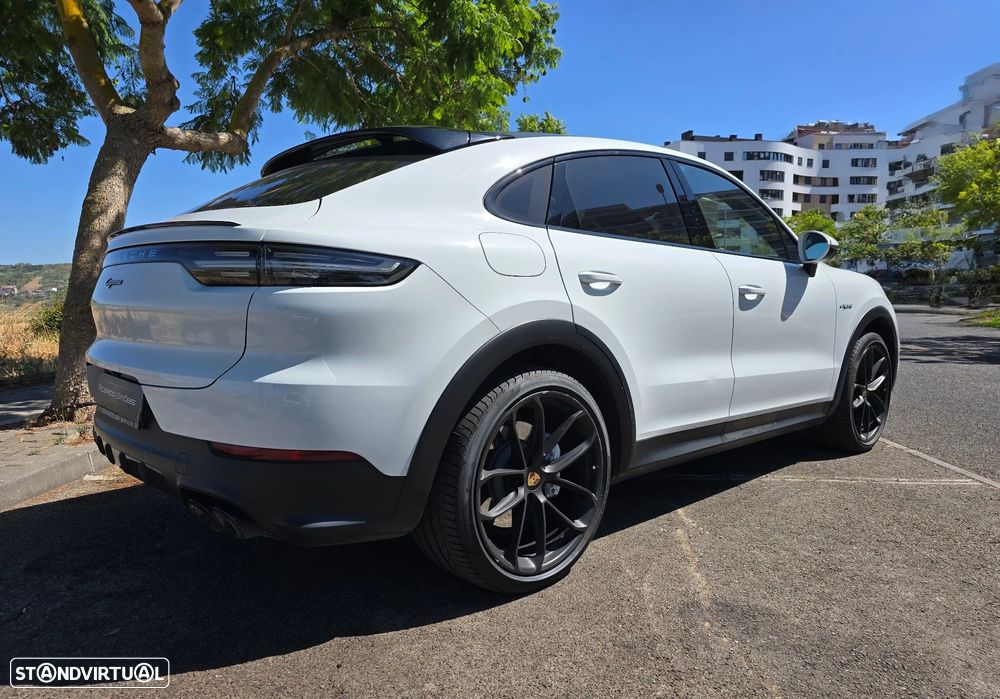 Porsche Cayenne Coupé E-Hybrid - 8