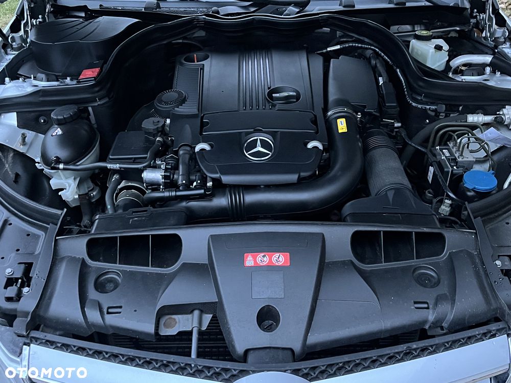 Mercedes-Benz Klasa E 200 CGI Coupe BlueEFFICIENCY Automatik Avantgarde - 7