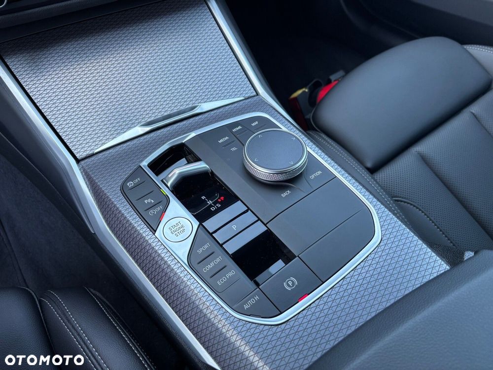 BMW Seria 3 318i M Sport - 26