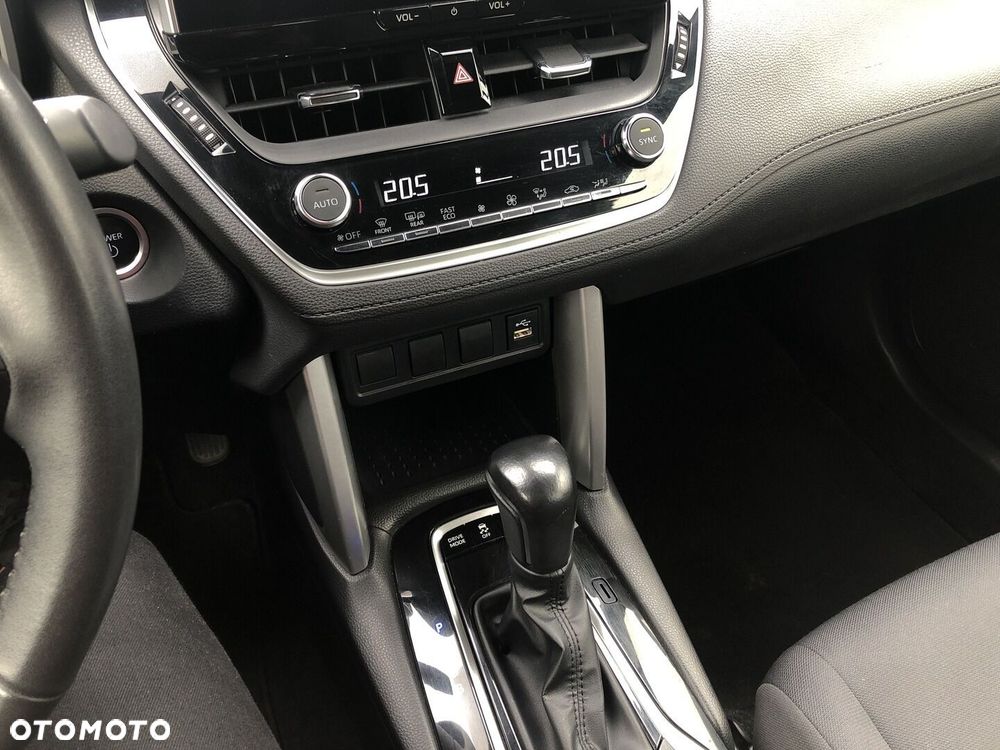 Toyota Corolla Cross - 15