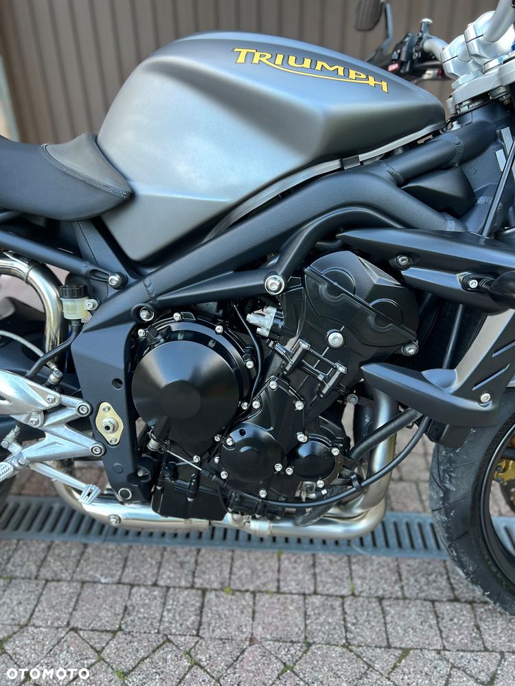 Triumph Street Triple - 14