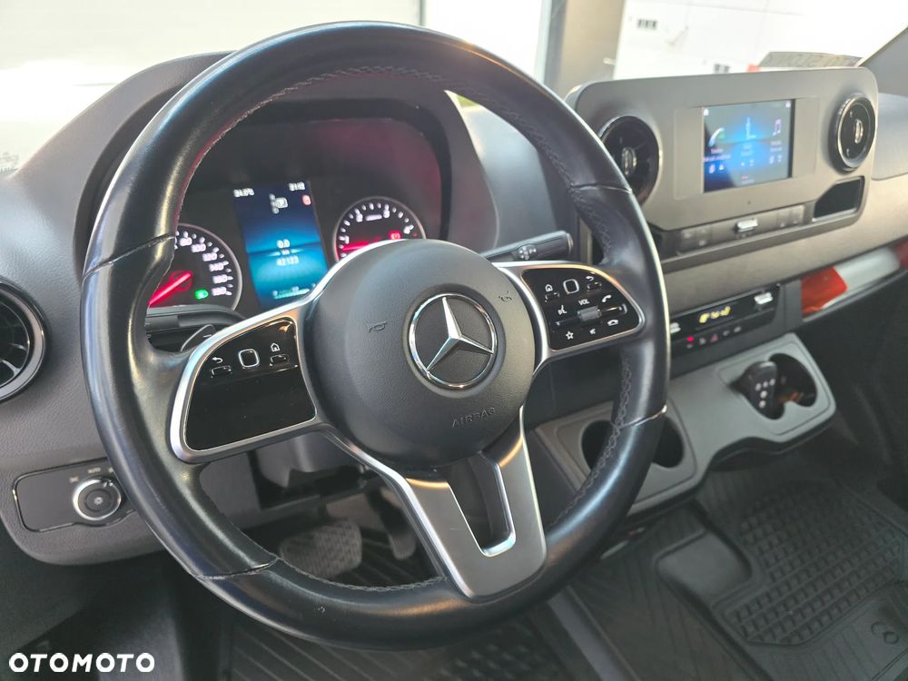 Mercedes-Benz SPRINTER 319 3.0 CDI KONTENER 4,28cmDługi 2,29cmSzero 2,24cmWysok + WINDA 750Kg 42Tyś km SERWIS DO OSTATNIEGO Km ASO MERCEDES-BENZ SALON PL STAN NOWY NOWY NOWY FABRYCZNA GWARANCJA - 32