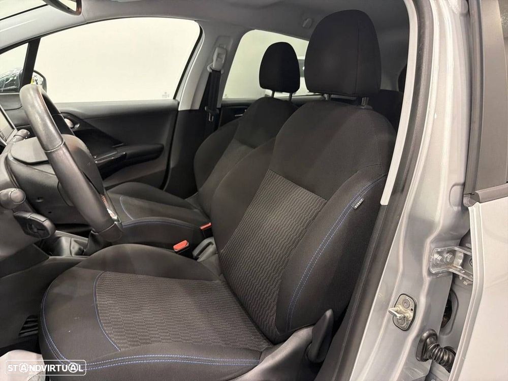 Peugeot 208 1.2 PureTech Style - 9