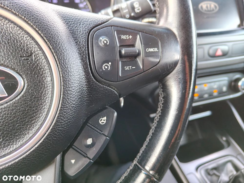 Kia Carens 1.7 CRDi M - 24