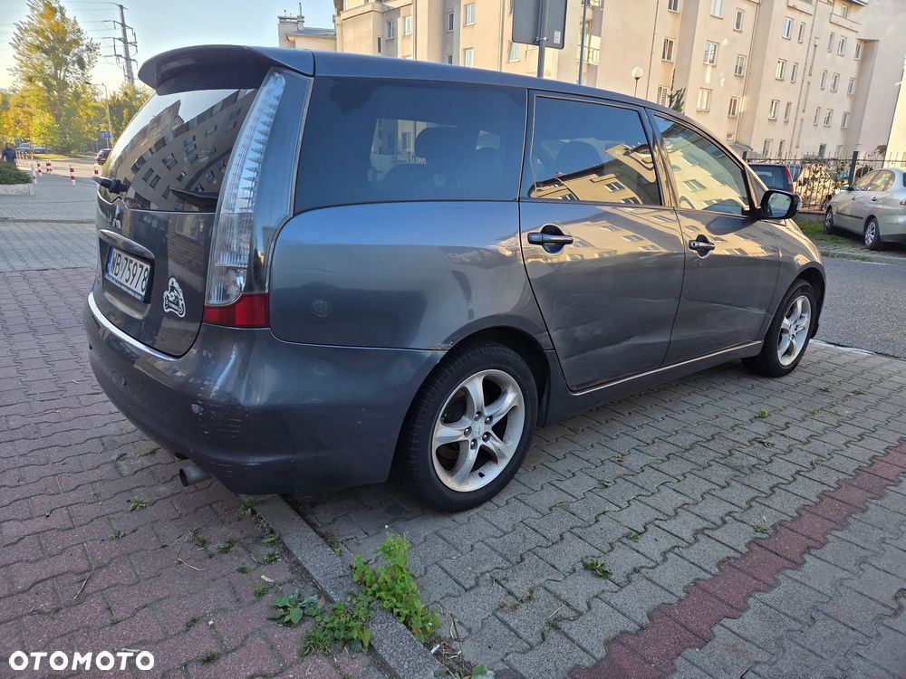 Mitsubishi Grandis - 11