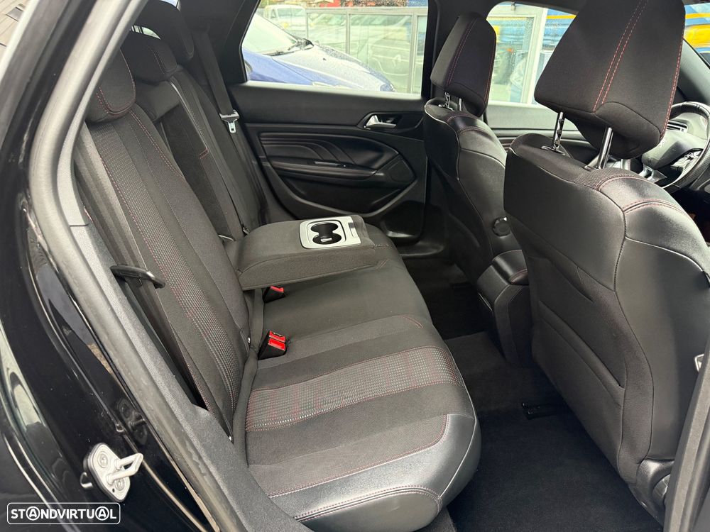 Peugeot 308 SW BlueHDi 130 EAT8 Stop & Start GT - 52