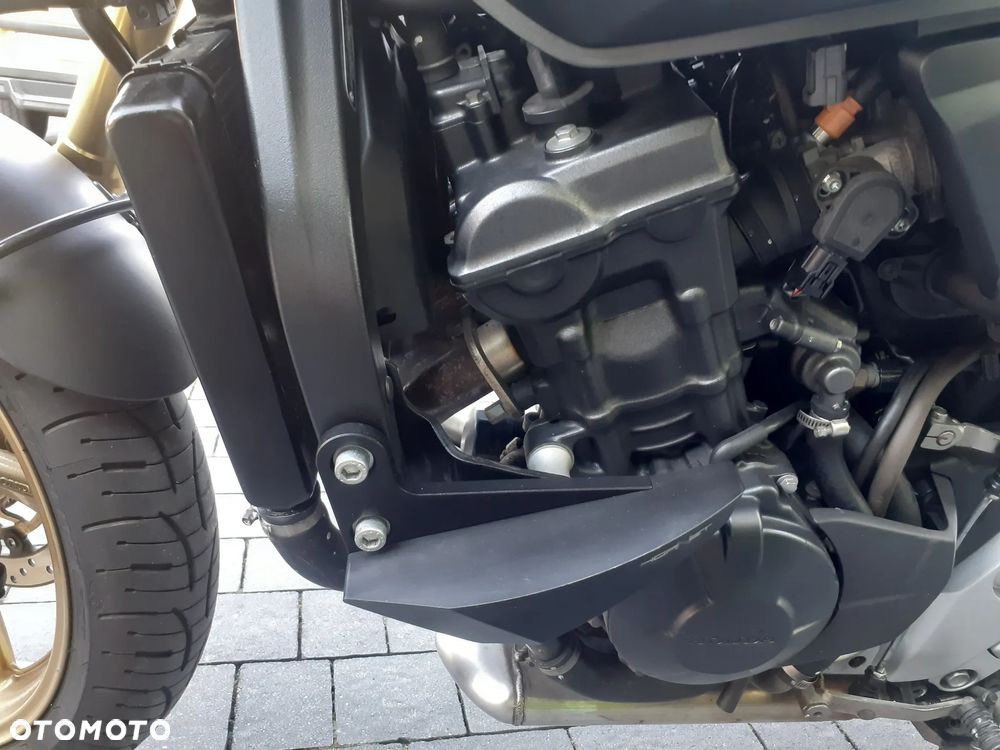 Honda Hornet - 24