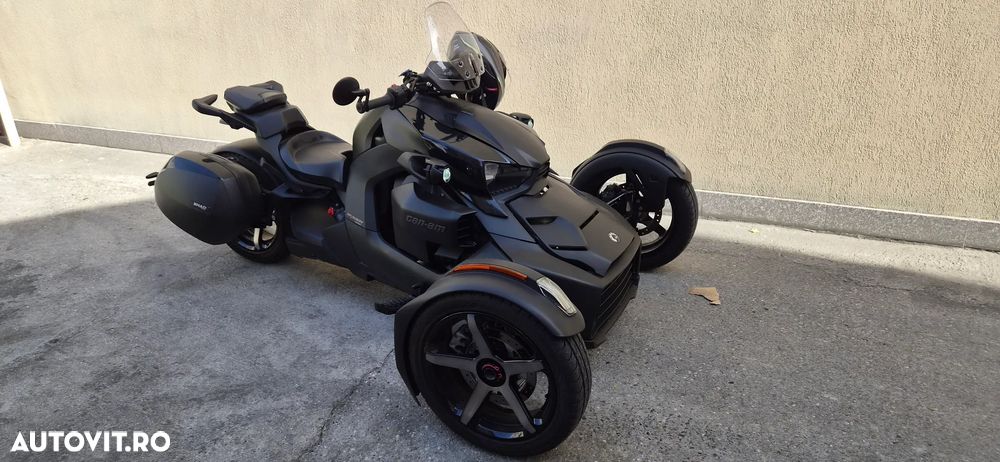 Can-Am Ryker 900 - 2