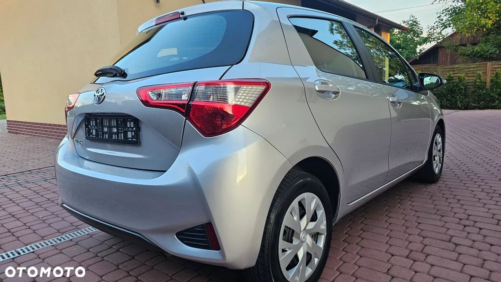 Toyota Yaris 1.0 Premium - 23