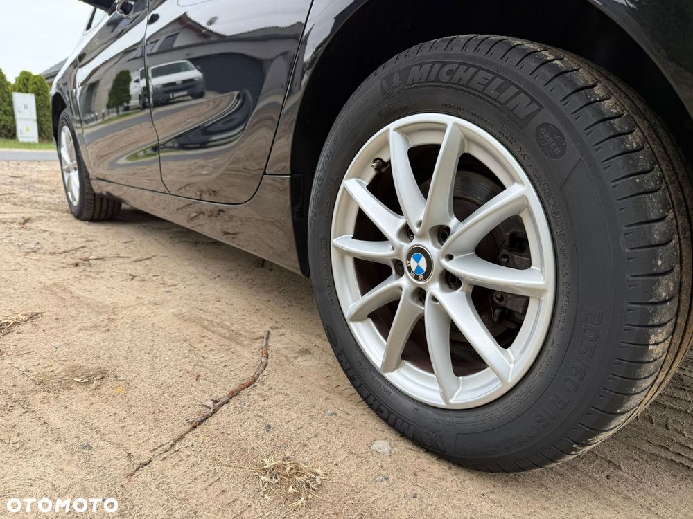 BMW Seria 2 216d Sport Line - 33
