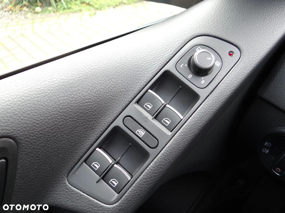 Volkswagen Tiguan 2.0 TDI SCR 4MOTION BlueMotion Technology DSG Lounge Sport & Style - 23