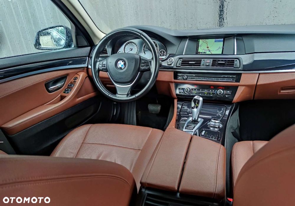 BMW Seria 5 520d Touring Sport Line - 33