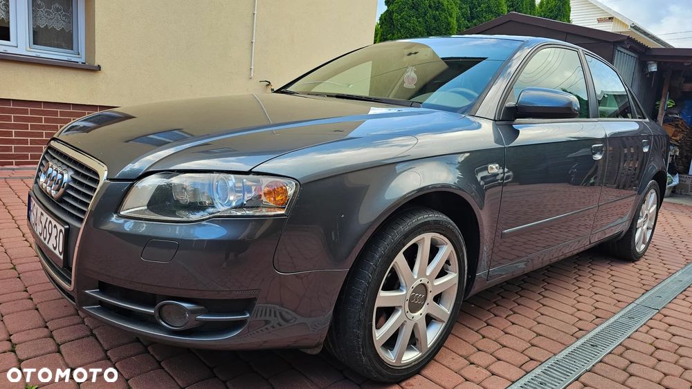 Audi A4 Limousine - 11