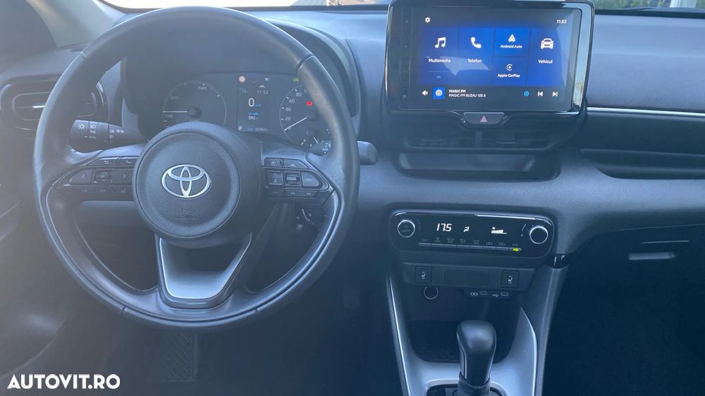 Toyota Yaris 1.5 VVT-i HSD Active - 9