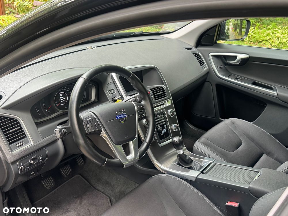 Volvo XC 60 D3 Edition Pro - 10