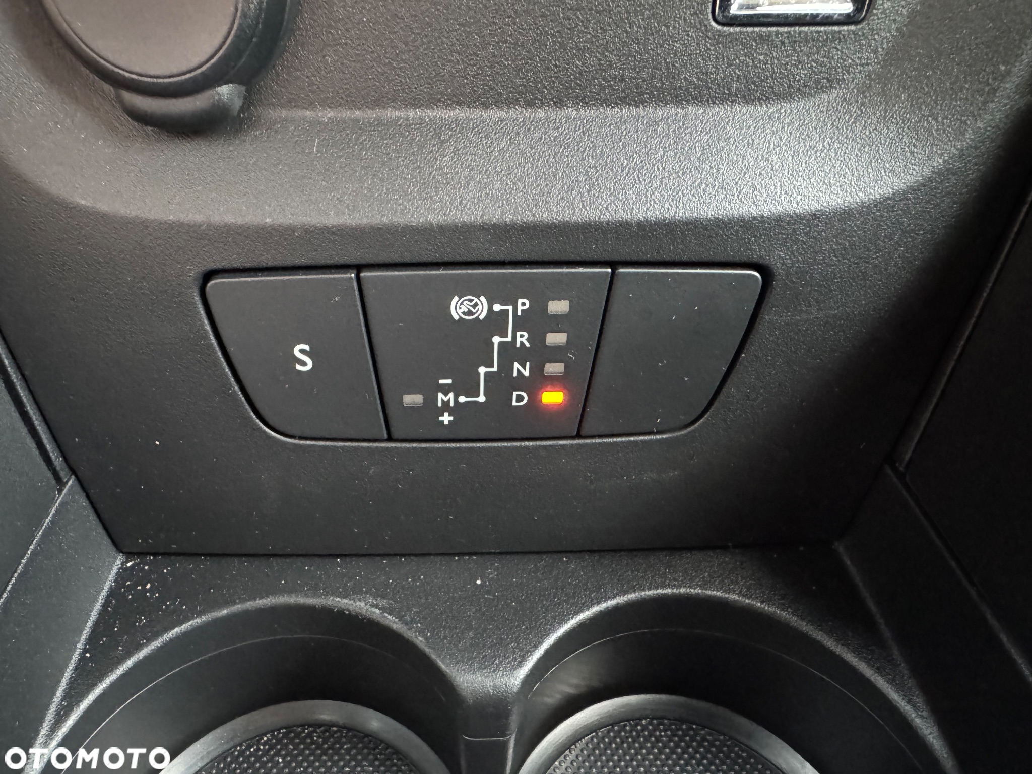 Citroën C3 1.2 PureTech Shine EAT6 - 22