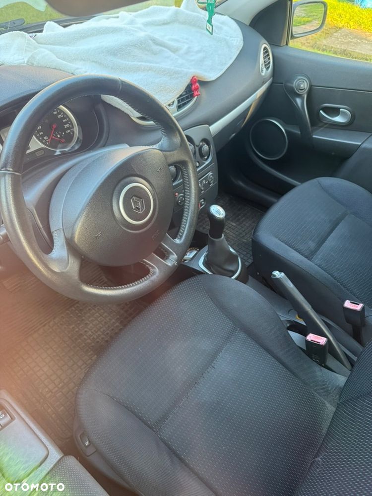 Renault Clio - 5