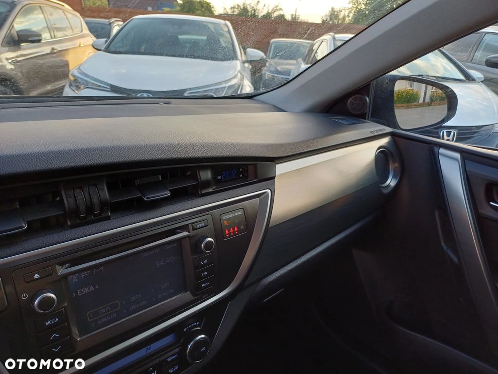 Toyota Auris 1.6 Premium - 14