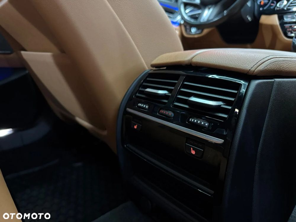 BMW Seria 5 540i xDrive Sport - 21