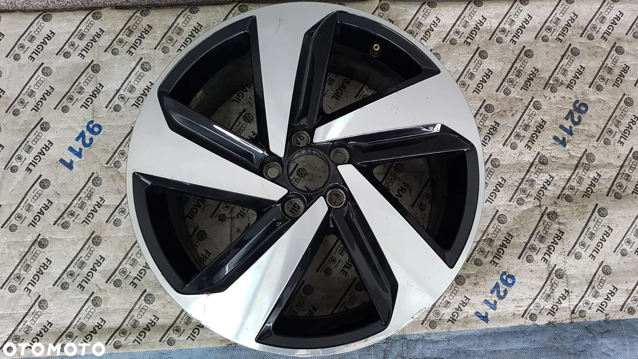 FELGA VW POLO  7,5JX17  ET51 5X100  2G0 601025 - 7