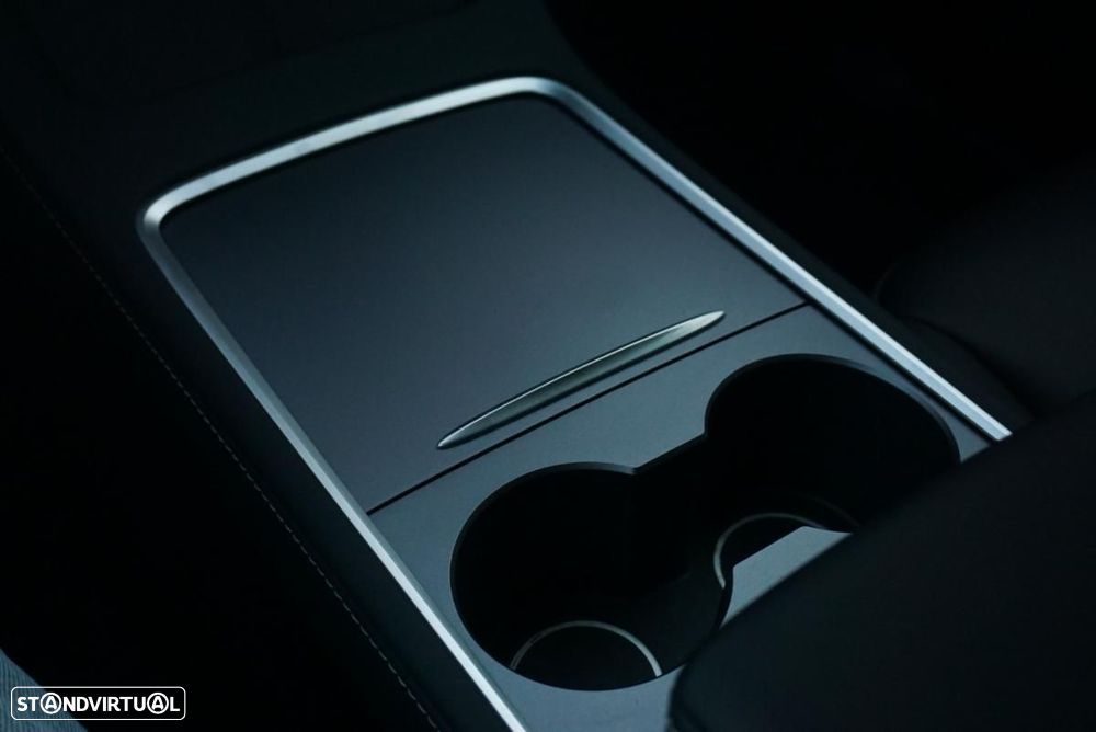 Tesla Model Y Long Range Dual Motor AWD - 35