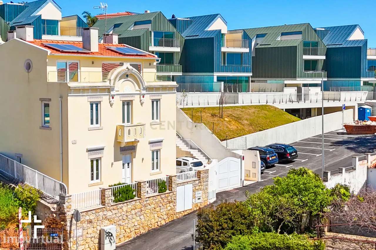 T3+1 Duplex em Moradia Bifamiliar | São Pedro do Estoril - Grande imagem: 3/42