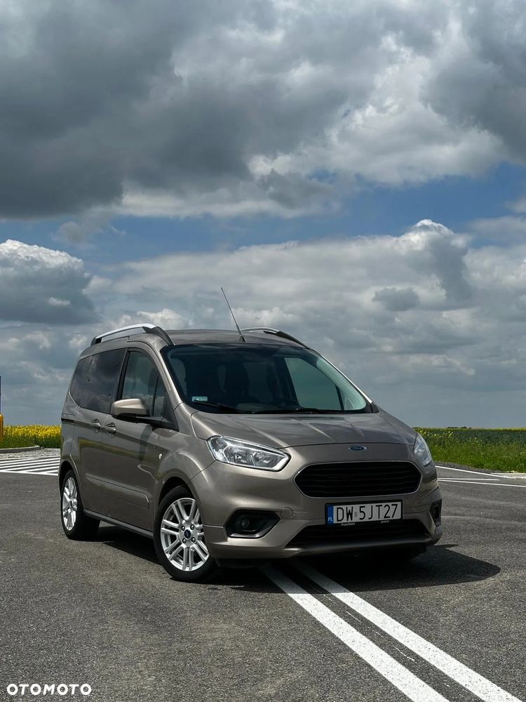 Ford Tourneo Courier 1.5 TDCi Titanium - 1
