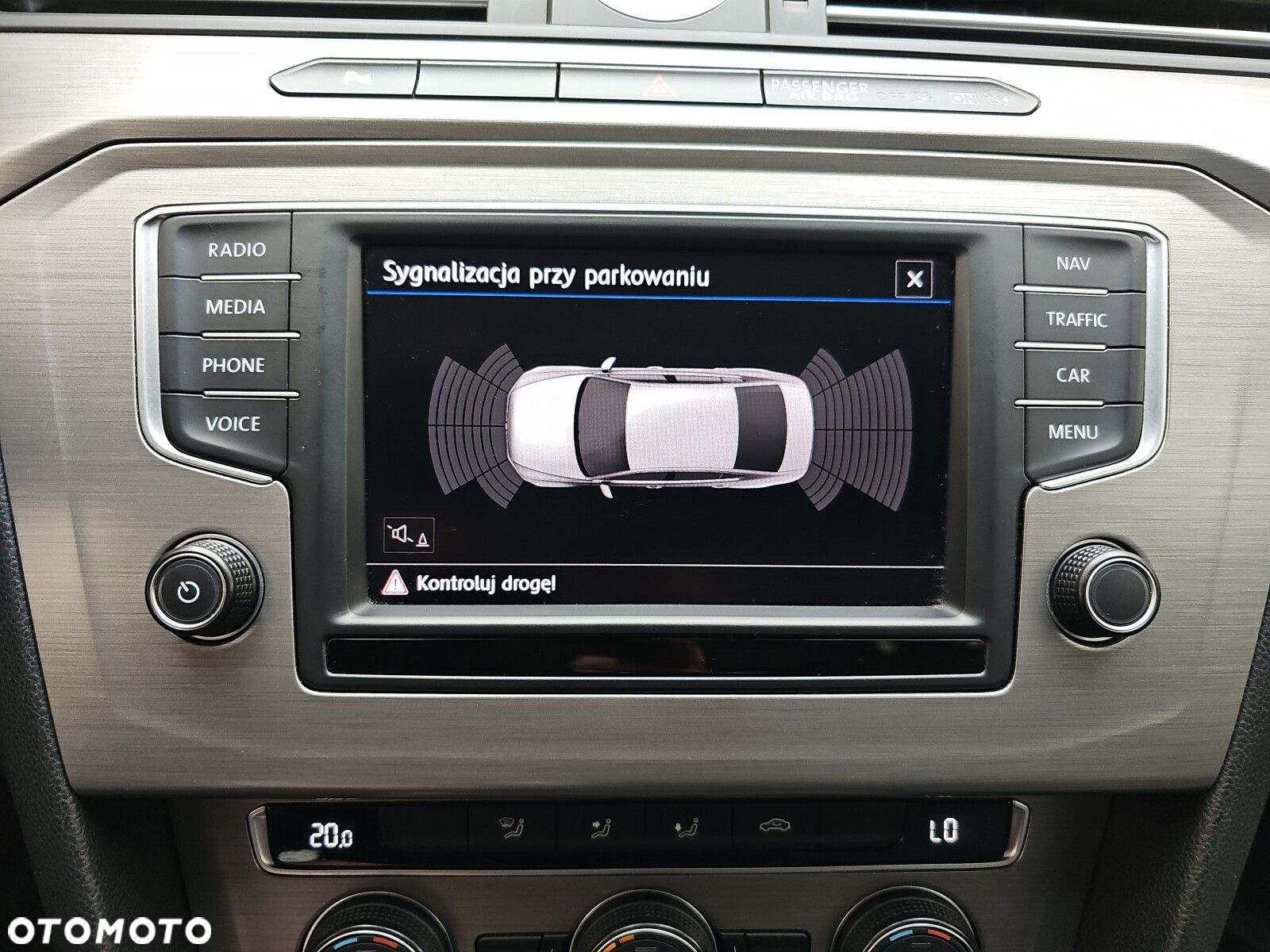 Volkswagen Passat - 22