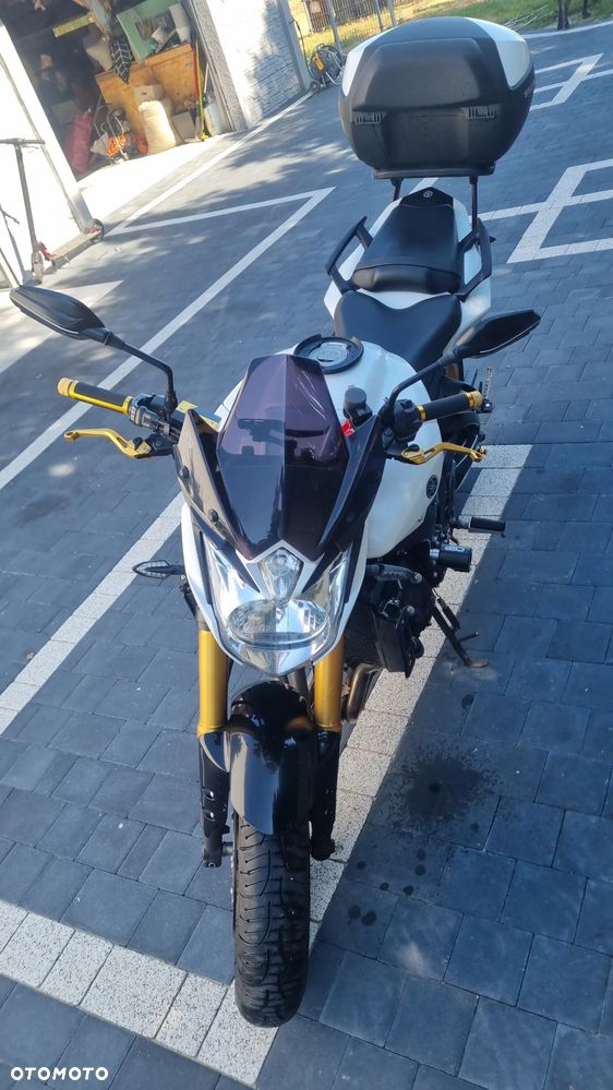 Yamaha FZ8 - 5