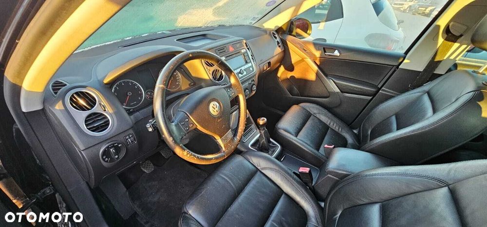 Volkswagen Tiguan - 9