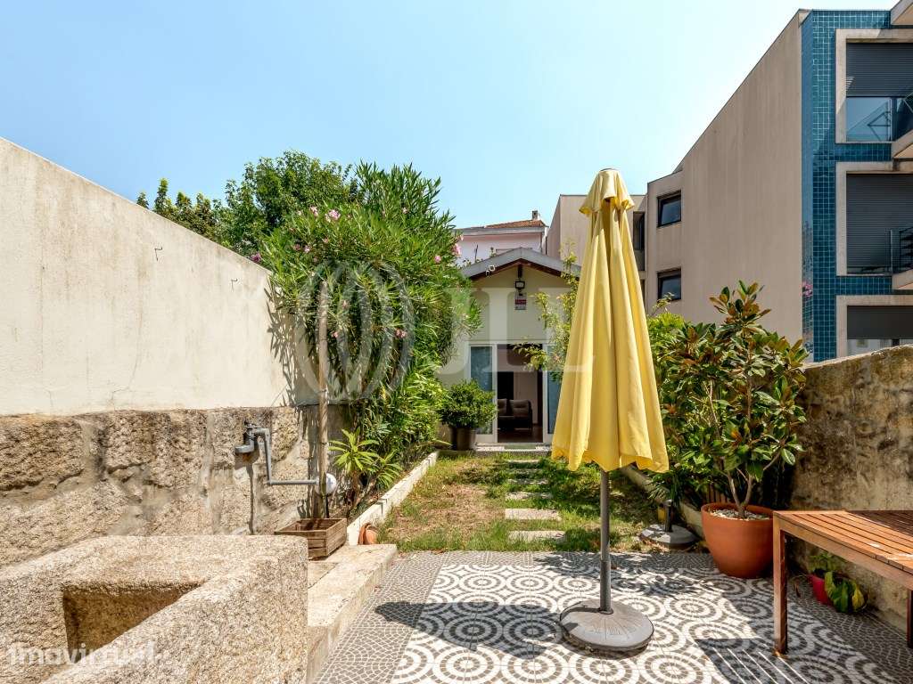 Apartamento T2+1 duplex, com jardim e pátio, no Porto - Grande imagem: 4/31