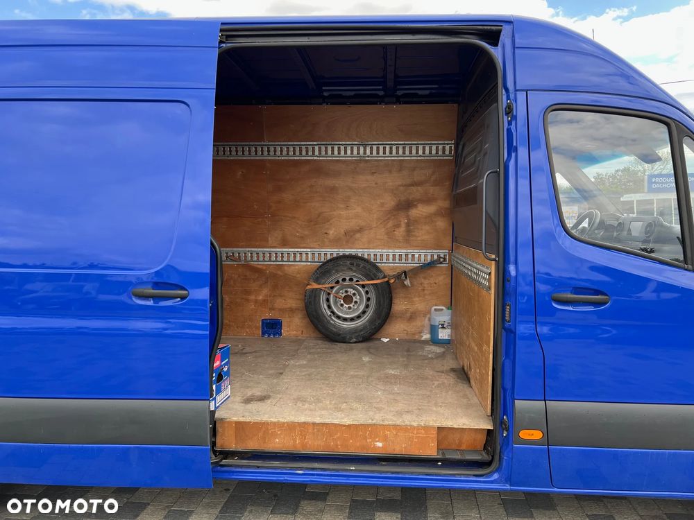 Mercedes-Benz Sprinter - 13