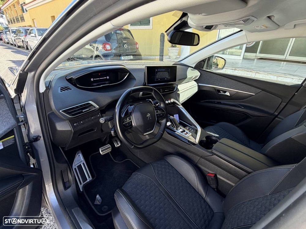 Peugeot 5008 1.2 PureTech GT EAT8 - 17