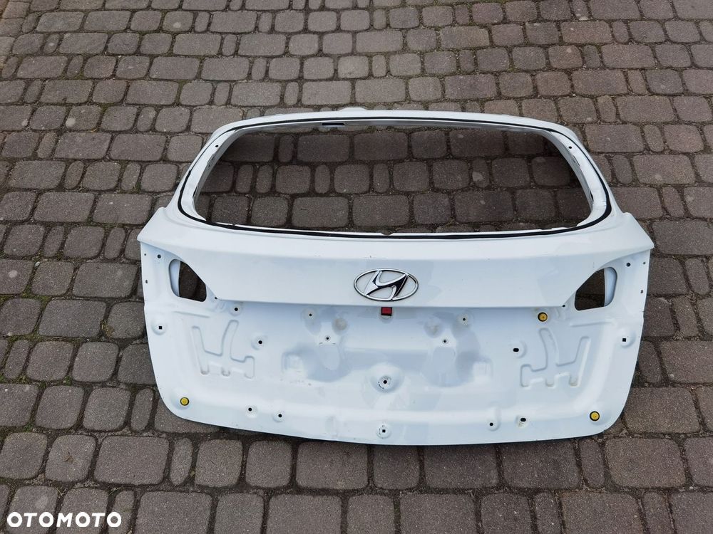 Klapa bagażnika Hyundai i40 Kombi 2011-17 - 2